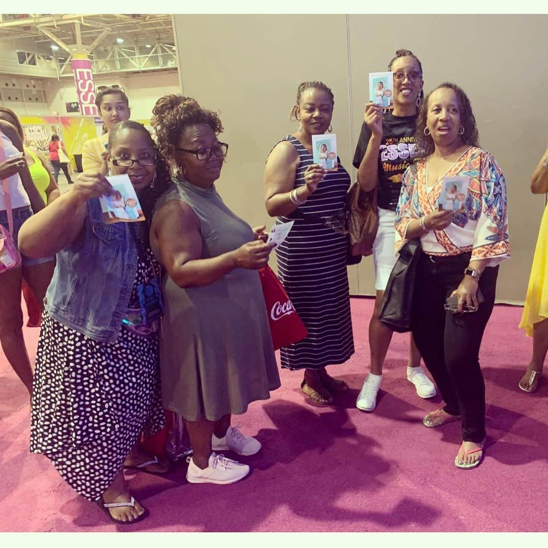 エリカ・キャンベルさんのインスタグラム写真 - (エリカ・キャンベルInstagram)「#WorkFlow #EssenceFest  #MoreThanPrettybook releasing September 24! You can #preorder NOW everywhere books are sold. Thank you to everyone who has preordered so far. I appreciate you!! ❤️❤️ #swipeleft . . . Graphic Design: @jpdesignsart  Street Team: @laprgroup  @atriabooks @simonandschuster」7月9日 2時13分 - imericacampbell