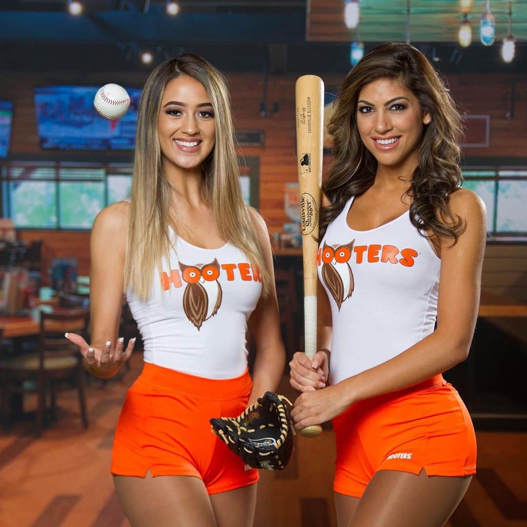 Hootersさんのインスタグラム写真 - (HootersInstagram)「It’s #HomeRunDerby day! Who’s going to hit it out of the park? ⚾」7月9日 2時17分 - hooters