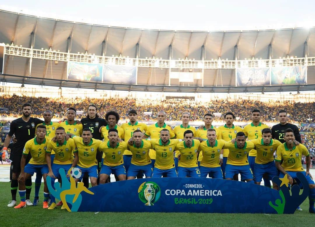 チアゴ・シルヴァさんのインスタグラム写真 - (チアゴ・シルヴァInstagram)「Respeite a NOSSA história . ⭐️⭐️⭐️⭐️⭐️ @cbf_futebol . . @lucasfigfoto 📸」7月9日 2時21分 - thiagosilva