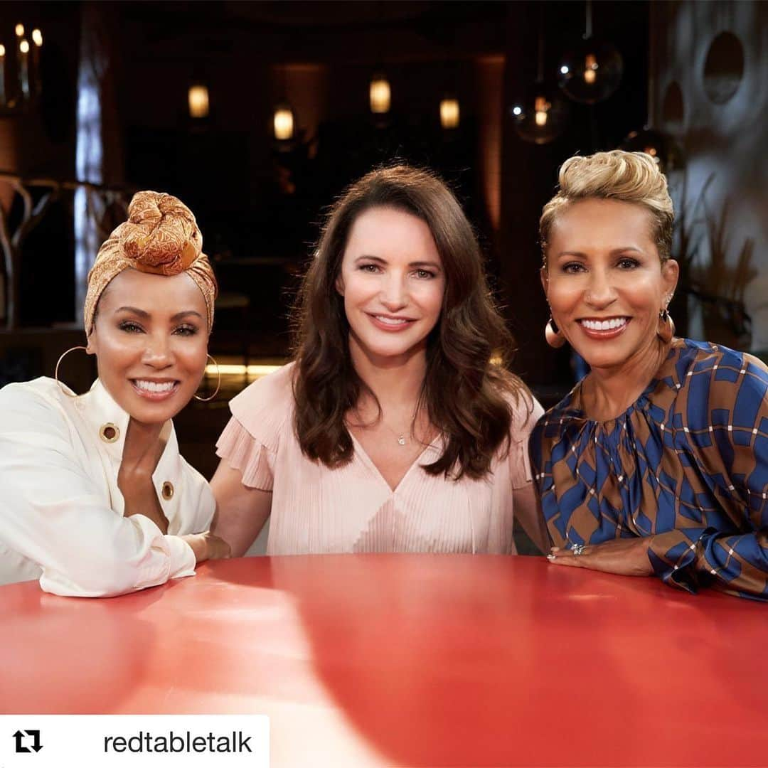 クリスティン・デイヴィスさんのインスタグラム写真 - (クリスティン・デイヴィスInstagram)「#Repost @redtabletalk. ・・・ #Jada, #Gammy, and #KristinDavis are bringing it all to the table. Join us today as they open up about interracial adoption, motherhood, and love. Only on Facebook Watch.」7月9日 2時29分 - iamkristindavis