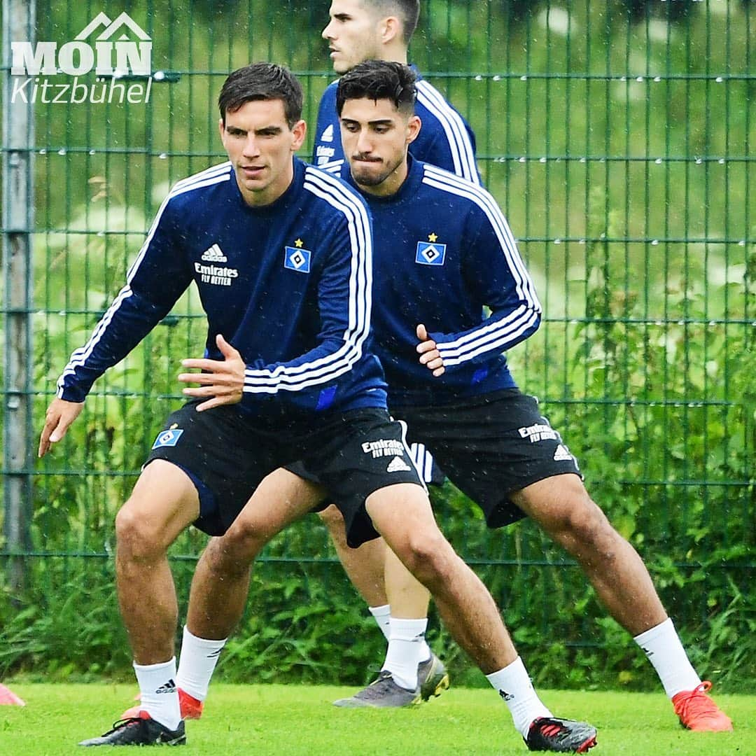 ハンブルガーSVさんのインスタグラム写真 - (ハンブルガーSVInstagram)「Heute Nachmittag bat Cheftrainer Dieter #Hecking unsere Jungs direkt zum ersten Training in Kitzbühel 🏃🏼‍♂️ Die intensive Einheit dauerte rund zwei Stunden ⏱ Unser Neuzugang Ewerton arbeitete parallel individuell mit Reha-Trainer Sebastian Capel 💦 #nurderHSV #MoinKitzbühel  ____ 📸 @witters_sportfotografie」7月9日 2時44分 - hsv