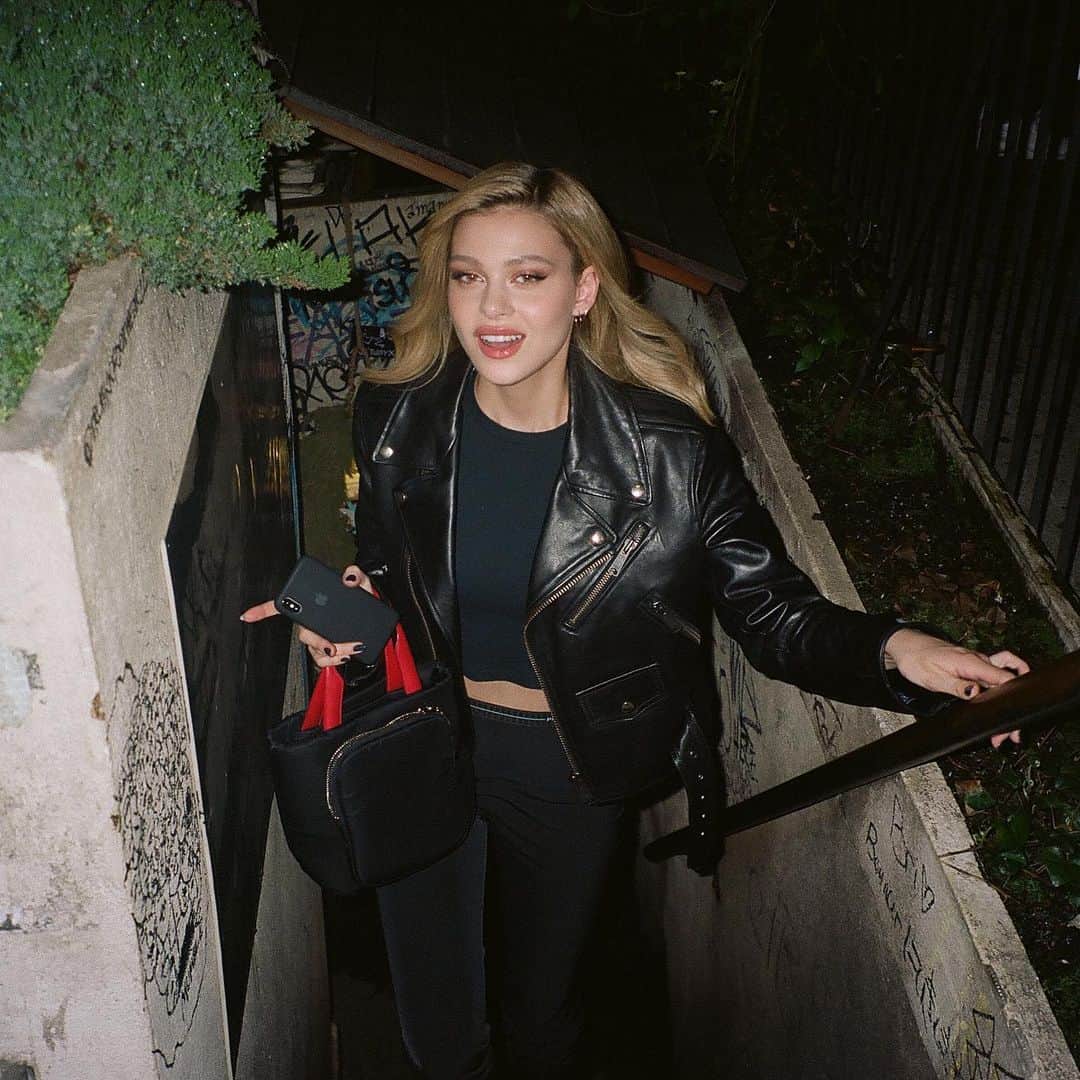 ニコラ・ペルツのインスタグラム：「baby 🐉」