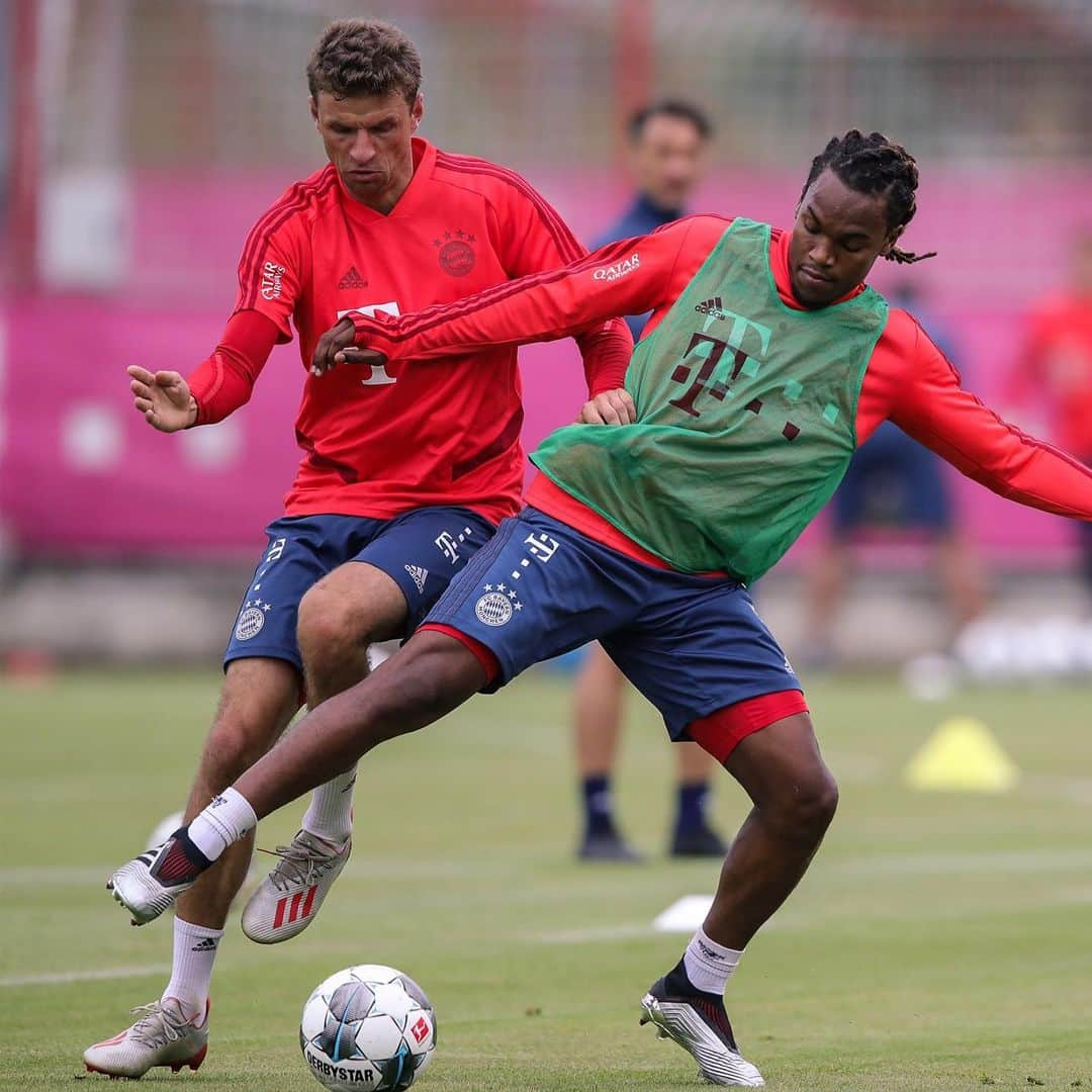 バイエルン・ミュンヘンさんのインスタグラム写真 - (バイエルン・ミュンヘンInstagram)「The boys are back! 🤩💥 . . #FCBayern #MiaSanMia #packmas #futbol #soccer #team」7月9日 3時27分 - fcbayern