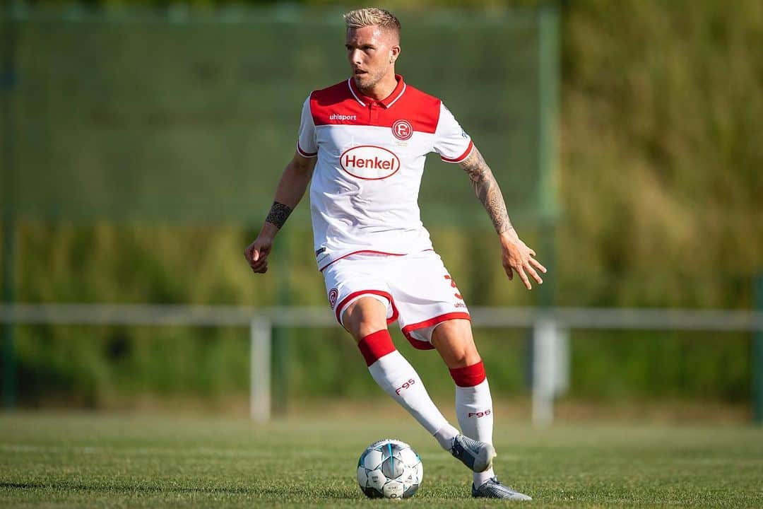 アンドレ・ホフマンのインスタグラム：「👱🏼‍♂️❤️⚽️ #preseason @f95」
