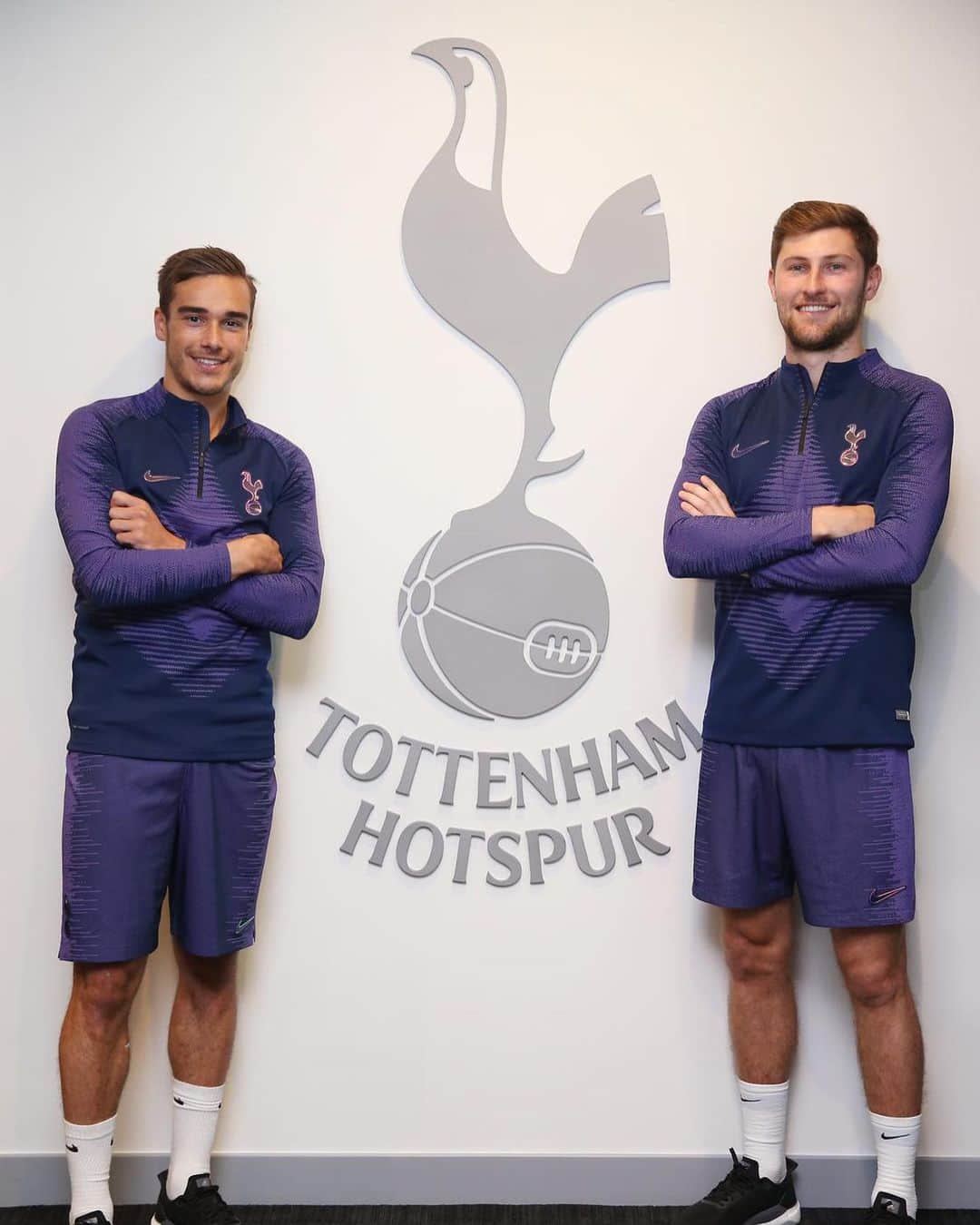 ベン・デイヴィスのインスタグラム：「Delighted to be signing for 5 more years with this special club! Thank you to all the fans and everyone at Spurs for all your support, especially through my injury. Brilliant way to start sixth season here! And a massive congrats to @harrywinks it’s fully deserved! #COYS 💙」