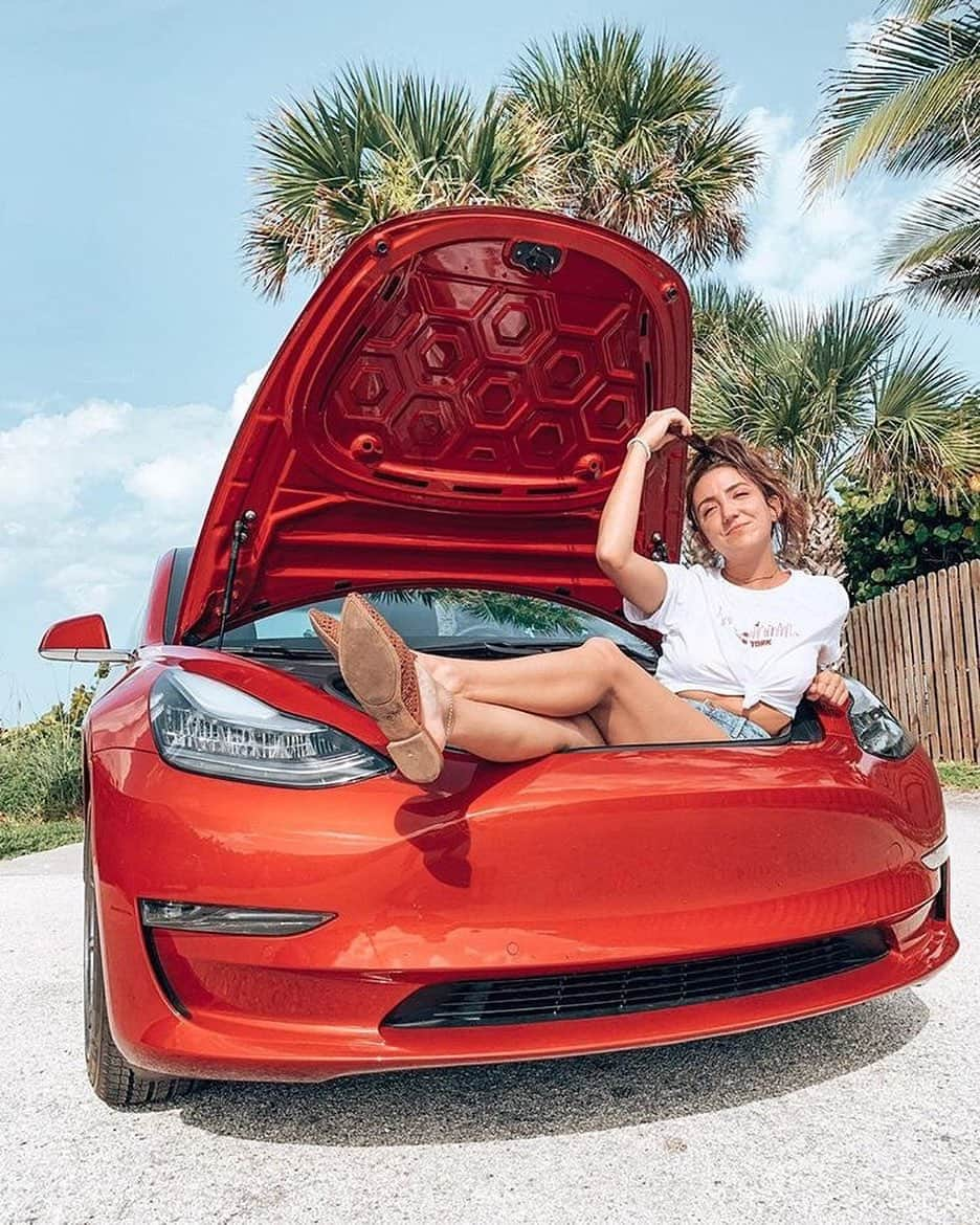 Teslaさんのインスタグラム写真 - (TeslaInstagram)「As @jettrip says, “just frunking around”」7月9日 3時48分 - teslamotors