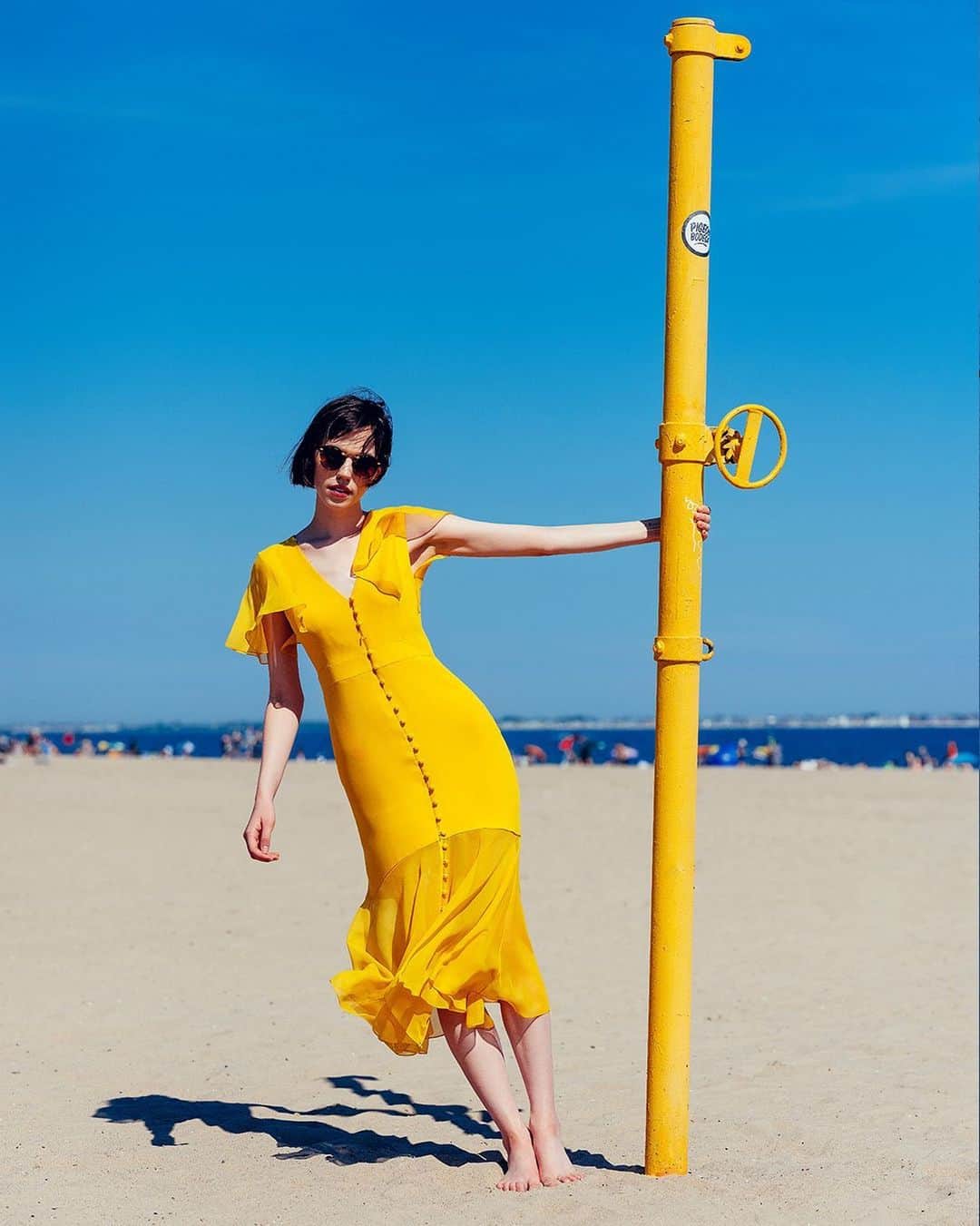 Bloomingdale'sさんのインスタグラム写真 - (Bloomingdale'sInstagram)「When you play hooky to hit the beach 🙈 This month, we teamed up with fashion photographer Kat Irlin (@kat_in_nyc) to shoot some of her favorite looks on location at Coney Island. Follow along for summer style inspo!☀️ . . . . . . . #Yellows #HappyColors #SummerStyle #SummerFashion #OOTD #OutfitInspo #Monochromatic #Bloomingdales」7月9日 4時04分 - bloomingdales
