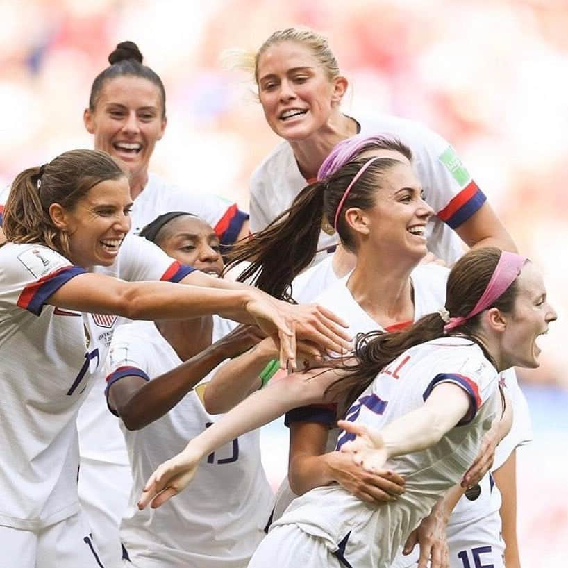 Anthropologieさんのインスタグラム写真 - (AnthropologieInstagram)「We’re so inspired by these incredible women. Congrats, Team USA ❤️ Photo via @uswnt」7月9日 4時10分 - anthropologie