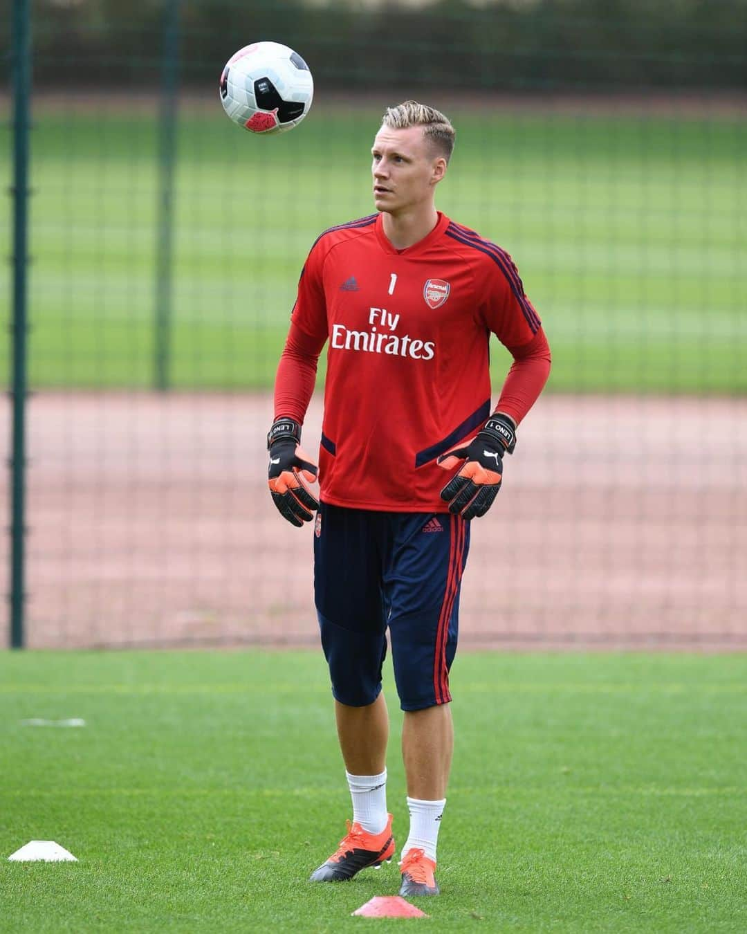 ベルント・レノさんのインスタグラム写真 - (ベルント・レノInstagram)「Work work work 💪🏽🔴」7月9日 4時12分 - berndleno1