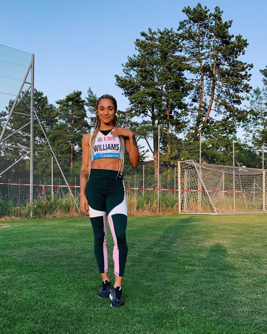 ジョディ・ウィリアムズのインスタグラム：「excited to roll again tomorrow in one of my all time favourite meets! catch me in both the 1&2 here @spitzenleichtathletik 👀🤷🏽‍♀️🏃🏽‍♀️🤟🏽」