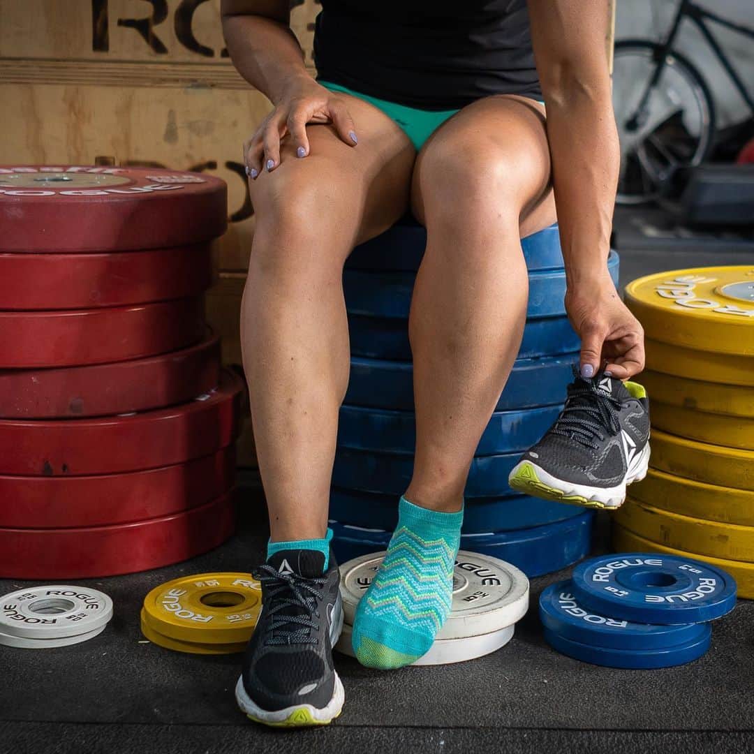 Camille Leblanc-Bazinetさんのインスタグラム写真 - (Camille Leblanc-BazinetInstagram)「Most comfy and durable socks ever? YES please!!! #ad I spend about 4 hours a day training and I hate when my shoes eat my socks, getting blisters, sweaty feet or when my socks get holes in them.  This is why @GOLDTOE_Socks are my go to while being active 🤗 They aren't just cute but they are also  known for their durability, resilience, mobility, and support!  You will feel like walking on clouds while crushing your workouts ☁️☁️ #impartneringwithGOLDTOE Don't miss out @GOLDTOE_Socks is offering 30% off to all my followers at GOLDTOE.com with code: CAMILLELBAZ #GOLDTOE」7月9日 4時21分 - camillelbaz