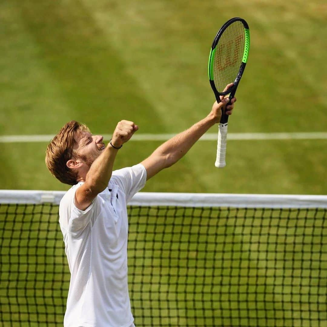 ダビド・ゴフィンさんのインスタグラム写真 - (ダビド・ゴフィンInstagram)「Really happy to be in the last eight at @wimbledon for the first Time !!! 🙌🏻💪🏻👊🏻💚💜」7月9日 4時35分 - david__goffin