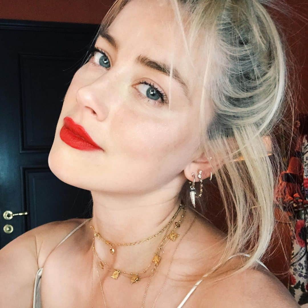 アンバー・ハードさんのインスタグラム写真 - (アンバー・ハードInstagram)「Just because you have to take advantage of good lighting.」7月9日 4時30分 - amberheard