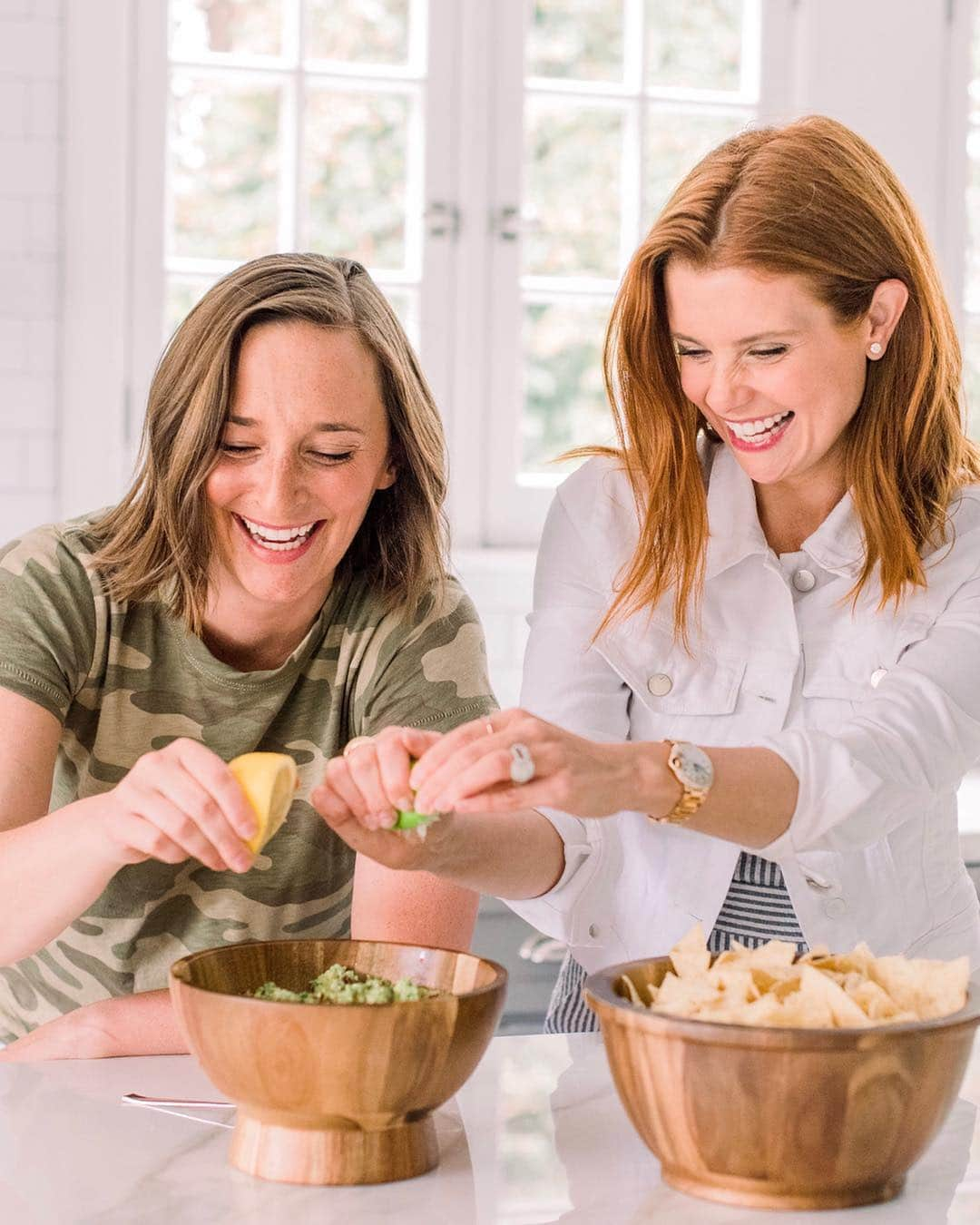 Gaby Dalkinさんのインスタグラム写真 - (Gaby DalkinInstagram)「So pumped to be featured over on @thehappyplace as their July Boss Babe!!! I’m dishing on all the important things in life and making ALL the guacamole with my girl @jogarciaswisher ❤️ head on over to her site for the full story」7月9日 4時33分 - whatsgabycookin