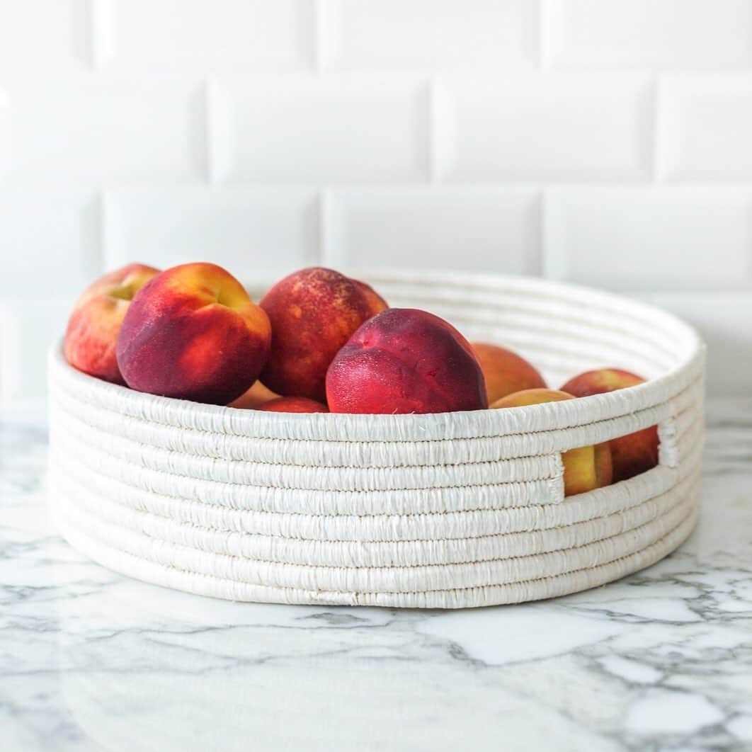 The Little Marketさんのインスタグラム写真 - (The Little MarketInstagram)「Your new favorite fruit basket. Tap to shop hand-woven products from Tanzania, made from locally sourced star grass and recycled rice bags. Good for the earth, and good for your countertops.」7月9日 4時34分 - thelittlemarket