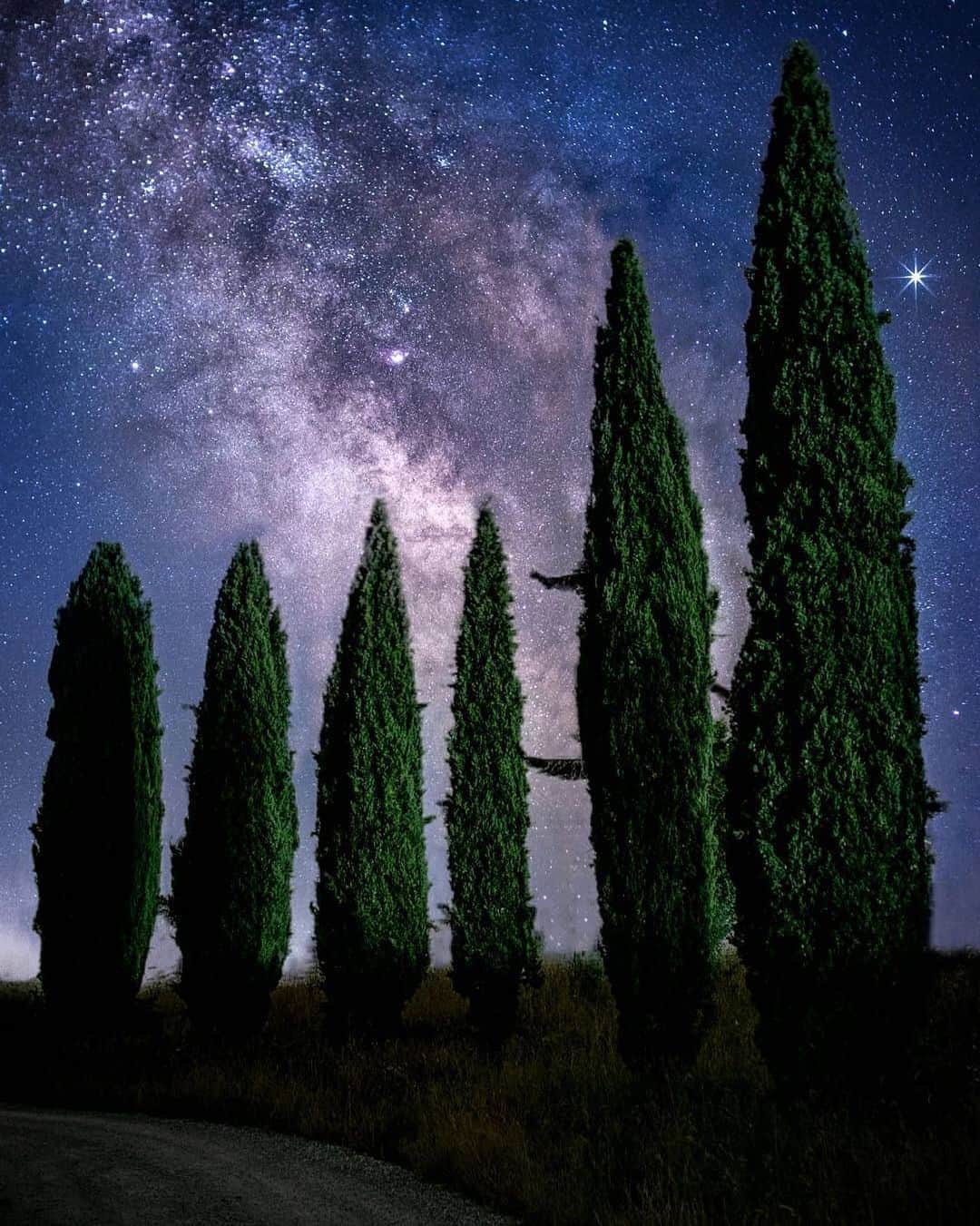 Ricoh Imagingさんのインスタグラム写真 - (Ricoh ImagingInstagram)「The beautiful skies of Tuscany captured by our #teampentax fan @andrea_bidossi. #pentax #astrophotography」7月9日 4時39分 - ricohpentax
