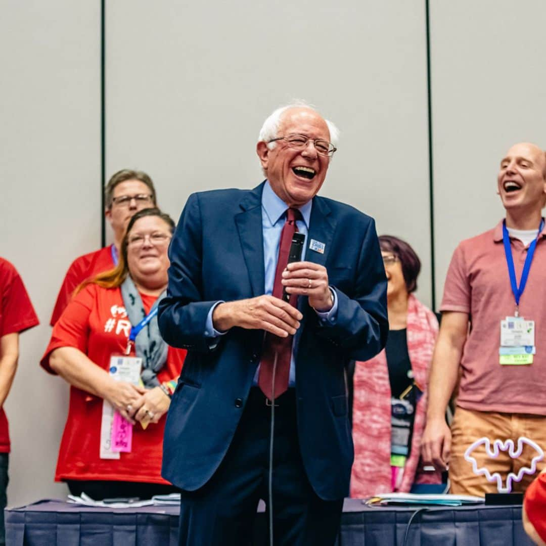 バーニー・サンダースさんのインスタグラム写真 - (バーニー・サンダースInstagram)「The teachers of America, who have had the courage to march in the streets to demand greater investment in public education, are an inspiration. #RedforEd」7月9日 5時18分 - berniesanders