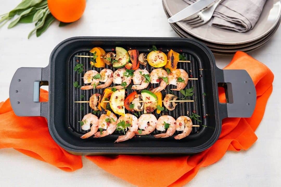 UchiCookさんのインスタグラム写真 - (UchiCookInstagram)「It's summertime and these shrimp kabobs are the easiest to make on the Steam + Grill as a great appetizer served with a side salad or a rice dish for a backyard BBQ! ♨  Make life easier in the kitchen with the Steam + Grill! 🚫 No smoke or smell 🚫 No excess oil, butter, or margarine needed 🚫 No excess grease and fat www.uchicook.com/shop -- #uchicook #steamgrill #cookware #kitchenware #kitchenutensils」7月9日 5時12分 - uchicook