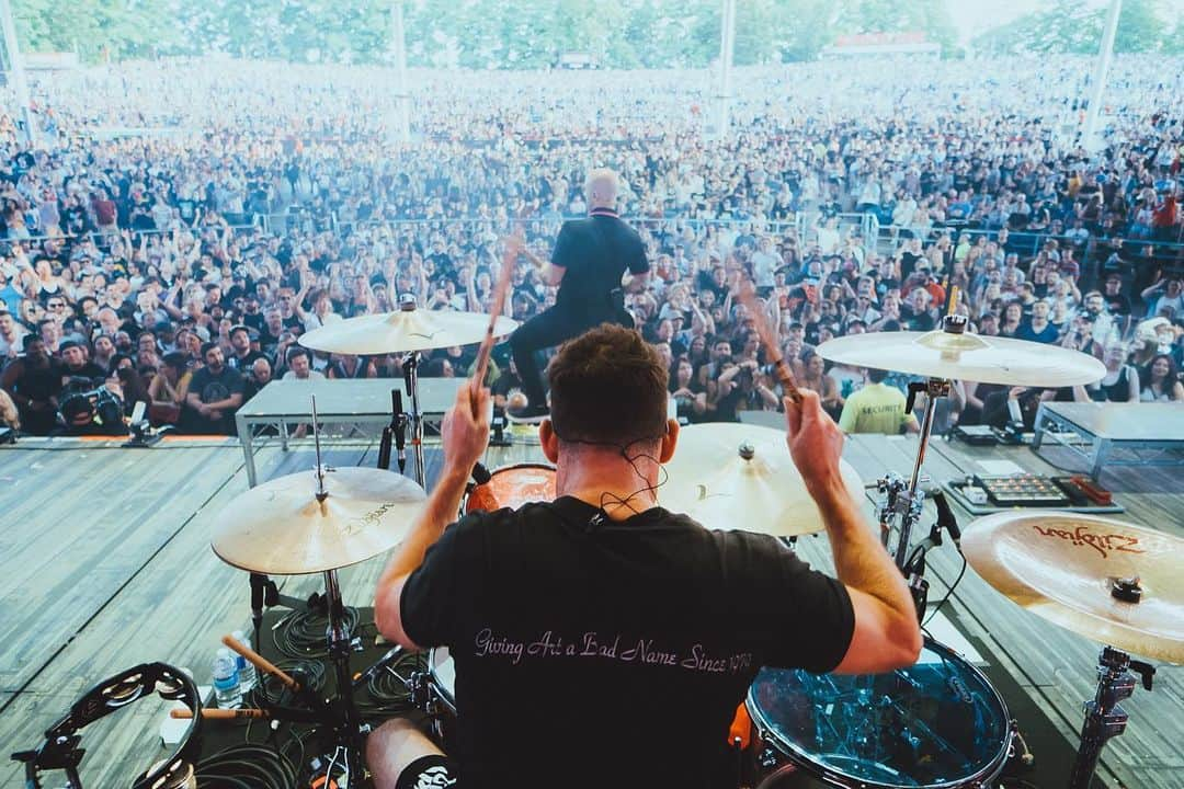 Simple Planさんのインスタグラム写真 - (Simple PlanInstagram)「Last night was so epic! Thank you, Toronto! We’ll never forget that night. 🙏🏻🇨🇦🤘🏻 📸: @elliottxingham」7月9日 5時16分 - simpleplan