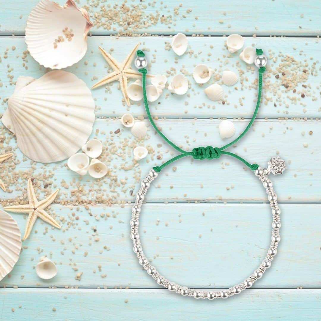 のインスタグラム：「Shopping for your Summer Holidays? Our Misanga bracelet is our top must-have from our Sale! . . #Holiday #SummerHols #HolidayShopping #NearlyHolidays #SummerStyle #Silver #Bracelet #Green #OnTheSeaShore #BeachStyle #Jewellery #Jewelry #DowerAndHall」