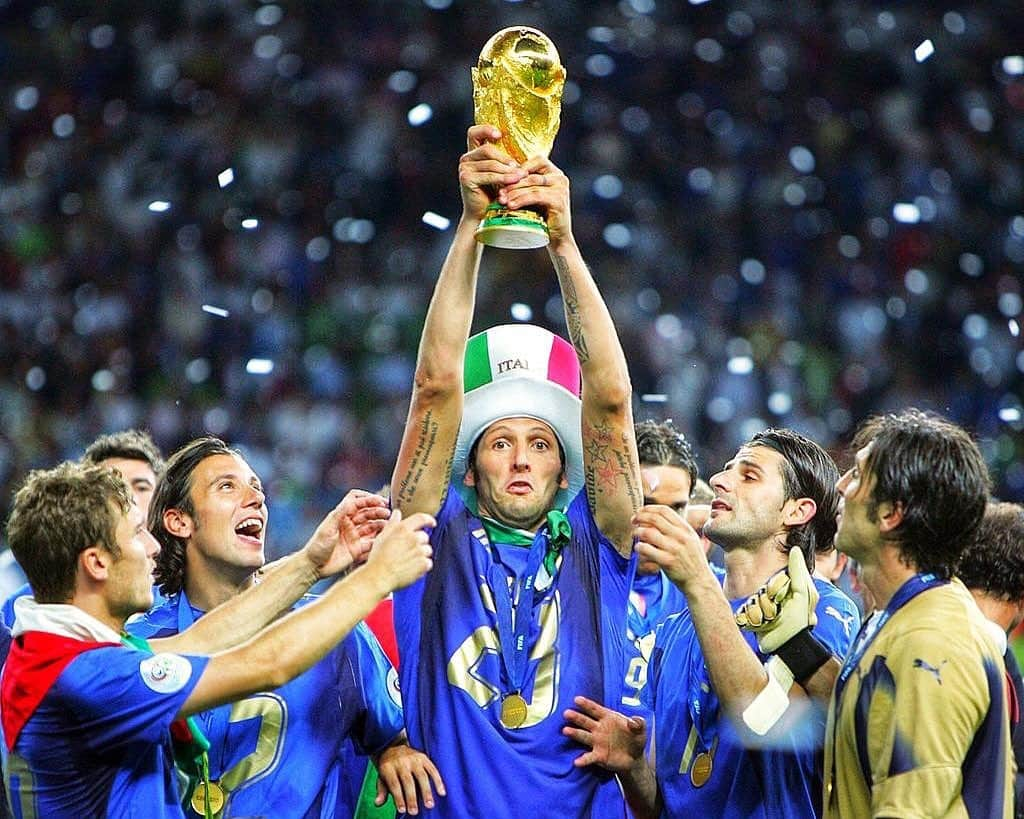 マルコ・マテラッツィさんのインスタグラム写真 - (マルコ・マテラッツィInstagram)「9/7/2006 🇮🇹🏆🌍 #italiacampionedelmondo2006 #notforeveryone @azzurri」7月9日 15時09分 - marcomaterazzi