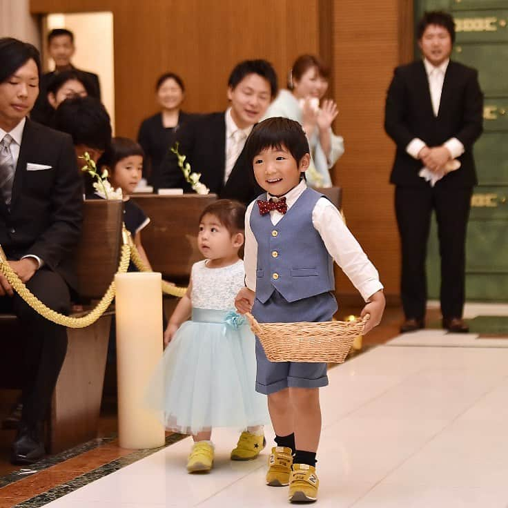 ラ セーヌ マリアージュ四日市さんのインスタグラム写真 - (ラ セーヌ マリアージュ四日市Instagram)「＠lascenemariage. ◆リングボーイ・リングガール◆ 〜チャペルでの演出に〜 お子様がチャペルに華を添えます★ お子様の登場で新郎新婦の緊張も和らぐかも♫. .  #結婚式 #bridal  #大聖堂挙式  #大聖堂 #大聖堂チャペル  #チャペル #挙式 #リングガール #リングボーイ #リングボーイリングガール  #ちびっ子  #お子様 #演出 #三重平安閣  #三重平安閣グループ」7月9日 15時16分 - lascenemariage