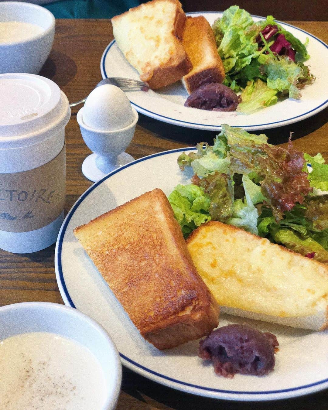 吉川まあこさんのインスタグラム写真 - (吉川まあこInstagram)「✴︎ 京都の人気パン屋さん「ル・プチメック」のカフェ、RÉFECTOIRE(レフェクトワール)☕️ ・ お店の雰囲気もモーニングのバランスもすごく好みでした♡ ・ ゆで卵の茹で方だけ気になりました🤔 たまたまかな。 ・ ・ #まあこの朝活 #原宿 #明治神宮前 #morning」7月9日 15時33分 - maako_hinahina