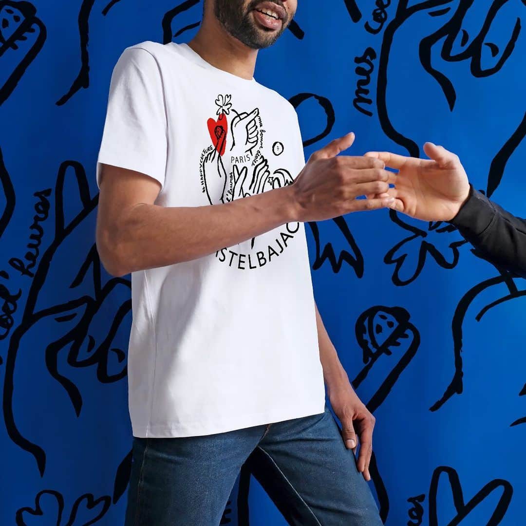 のインスタグラム：「Faites entrer le "BONNE'HEURE" dans votre dressing cet été 🍀 Profitez de notre nouvelle collection du mois de juillet  Let's enter "BONNE'HEURE" in your summer dressing.🍀 Enjoy our new collection of july  #Castelbajac #HappyCulture  #Castelbajac #Paris #Fashion #Brand #Designer #Newin #Newcollection #Launch #Luck #BonneHeure」