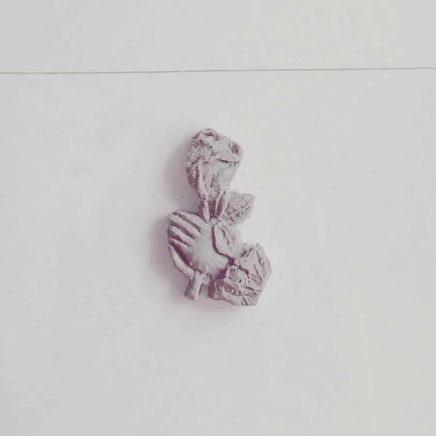 millnaさんのインスタグラム写真 - (millnaInstagram)「「‪私の魂は永遠にロリィタ‬」 . 新作アクセサリー原型、薔薇と祈り。またほんとの #ハンドメイド ですね。手を作りがち。 . #sculpture #clay #modelingclay #clayart #claysculpture #sculptureart #sculptingtools #claymodelling #handsculpture #sculpting #sculptcult #lolitafashion #handmade #doll #dollmaker #造形 #粘土 #粘土細工」7月9日 15時47分 - mi_te_yo