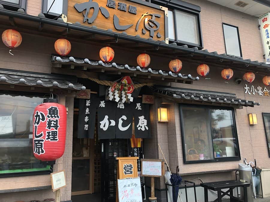 小山雄也さんのインスタグラム写真 - (小山雄也Instagram)「#wanima天草の乱  に参戦してきました！ WANIMAが出身の天草。 とうとう天草でライブ！ 天草に1万人。大渋滞笑 ホテルも半年前に抑えて正解でした。 かし原の刺身がめちゃくちゃ美味しかった。 久々の野外は疲労感も 凄いけどそれ以上の楽しさがありました！ 沢山知り合いの方にも会え ワニ友🐊メンバーにも久々会えてよかった！ 絡んでくれてありがとうございました！ またワンチャンで会いましょう！ それでは明日も美髪に。  2019年 ライブ参戦予定&終了 1月 福岡 #LISA 終 2月 福岡 #防弾少年団  BTS終 3月 熊本 #wanima 終 5月 福岡 #ケツメイシ 終 5月 福岡 #manwithamission 7月 熊本 #wanima 終 8月 熊本  #dizzysunfist 8月 熊本 #LISA 10月 熊本 #manwithamission  11月 福岡 #blueencount  11月 福岡 #oneokrock」7月9日 7時11分 - yuya.koyama
