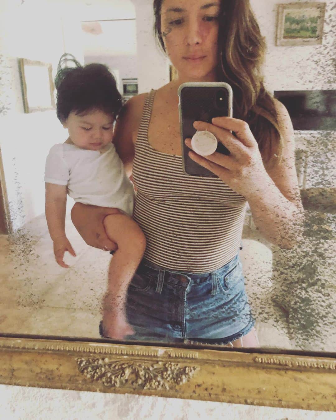 ミシェル・ブランチのインスタグラム：「Evidence (because one day he will tower over me 😩❤️)」