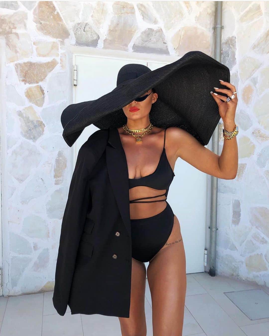 Fashion Climaxxのインスタグラム：「I am obsessed with this ASOS hat #Drama @lissyroddyy」