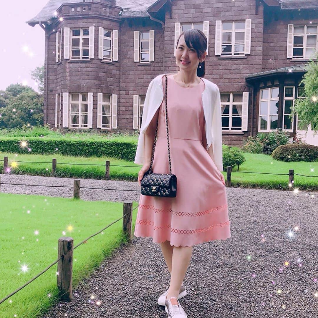 のインスタグラム：「* 旧古河庭園 へお出掛けしました💗 七夕コーデ🎋👗👠 * #cardigan 👗⇨ @rene_official_jp  #rene #onepiece 👗⇨ @annette_diary  #bag 👜 ⇨ @chanelofficial * * 最近 着てなかったピンクコーデ🎀です。 #七夕 #七夕コーデ #コーデ #コーディネート #izumiコーデ 🎀 #izumileコーデ #イズミールコーデ #ルネ #アネット #大人可愛い #旧古河庭園」