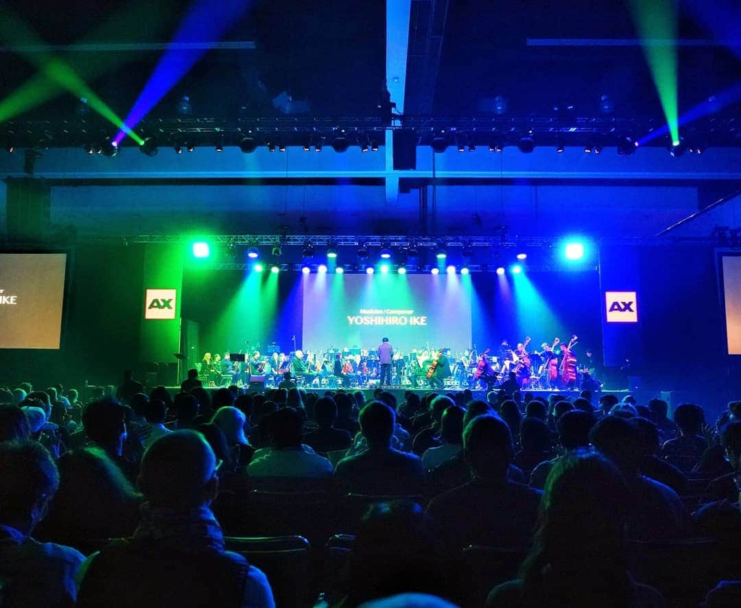 吉松育美さんのインスタグラム写真 - (吉松育美Instagram)「Legendary japanese composer, Yoshihiro Ike was the main event at @animexpo in LA!! . . Fans came from all over the world to see him perform.🎵🎼🎵🎼 . 日本を代表するコンポーザー池頼広さんのコンサートが #ロサンゼルス @animeexpo で開催されました👏🎶 . 会場は池さんのファンでいっぱいで海外で活躍される日本人として本当に尊敬するし誇りに思う１日でした🙏🙌🙌🙌 . . . #animeexpo #ax2019 #losangeles #ikeyoshihiro #anime #japanese #concert #geme #dororo」7月9日 7時46分 - ikumiyoshimatsu