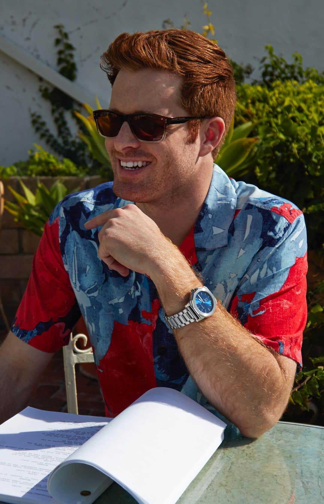 ペリーエリスのインスタグラム：「@ronauteur combines lightweight fabrics and breathable linen to create a style that is perfect for work and play. #PerryEllis #LifeReadySince1976」