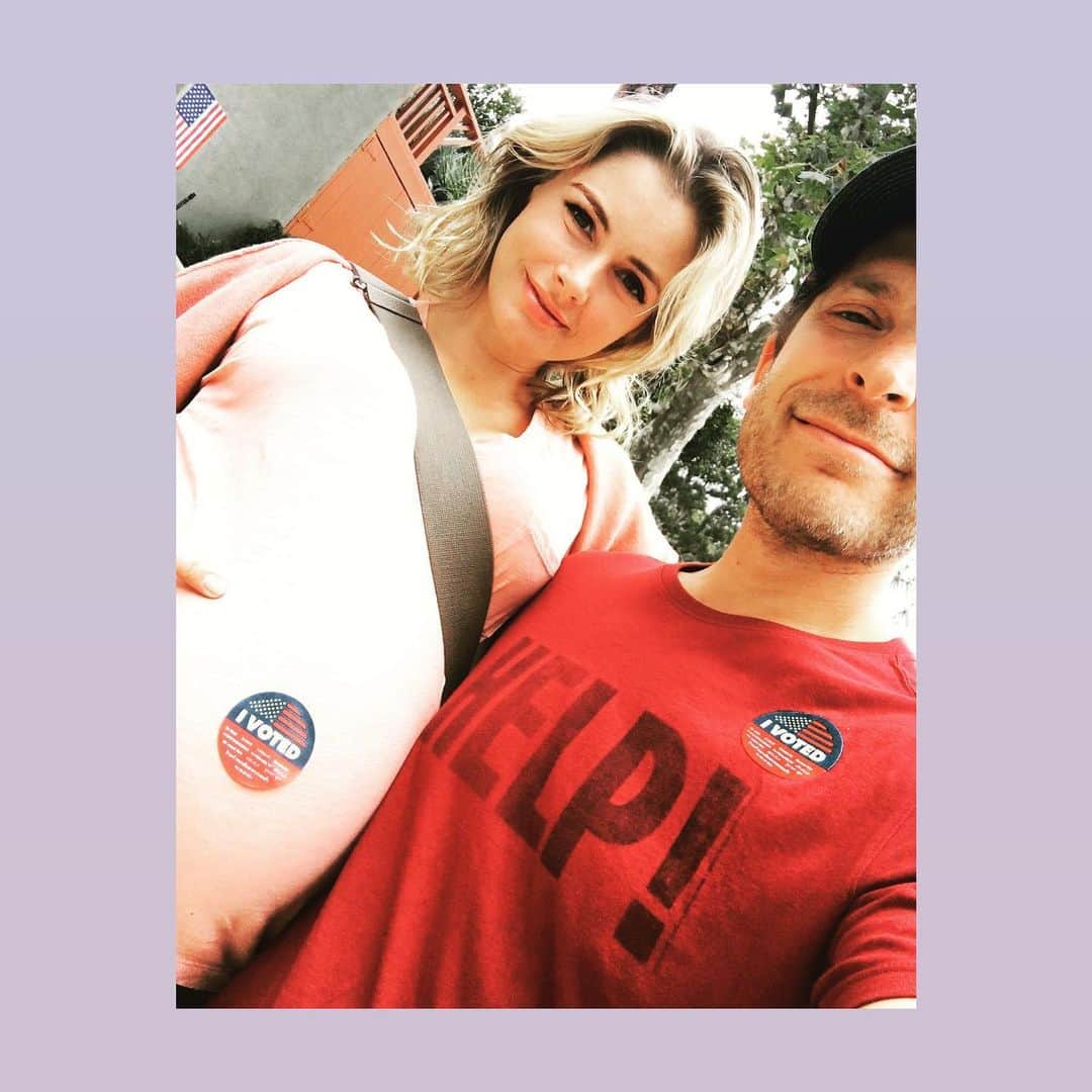 ブリアンナ・ブラウンさんのインスタグラム写真 - (ブリアンナ・ブラウンInstagram)「Throwin it back to a very pregnant, passionate, and patriotic self! ❤️🙏🏼💙 #post4thofjuly 🇺🇸 . . . . . .  #patriotic #pregnantstyle #instagoood #usa #july #briannabrown #actorslife #mondaymood #mondaze #loveit #liveit」7月9日 8時15分 - briannabrownkeen