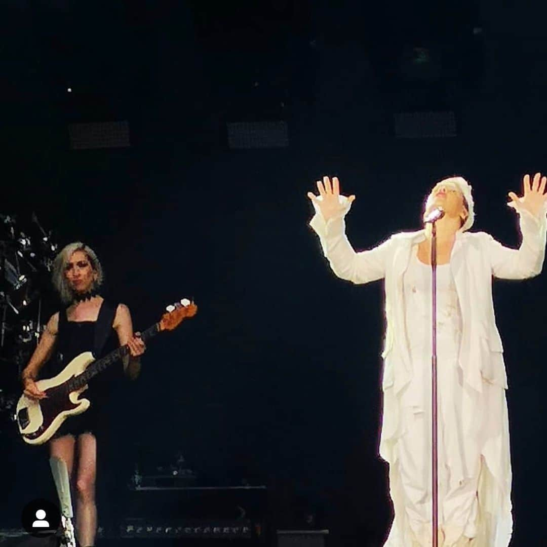 P!nk（ピンク）さんのインスタグラム写真 - (P!nk（ピンク）Instagram)「In other news we killed that friggin stadium tonight. Thankyou Hamburg. Thank you a million」7月9日 8時20分 - pink