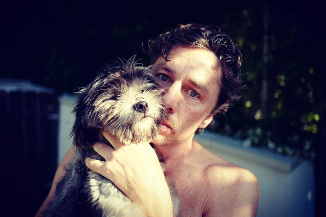 ザック・ブラフさんのインスタグラム写真 - (ザック・ブラフInstagram)「I rubbed this puppy all over my face.」7月9日 8時28分 - zachbraff