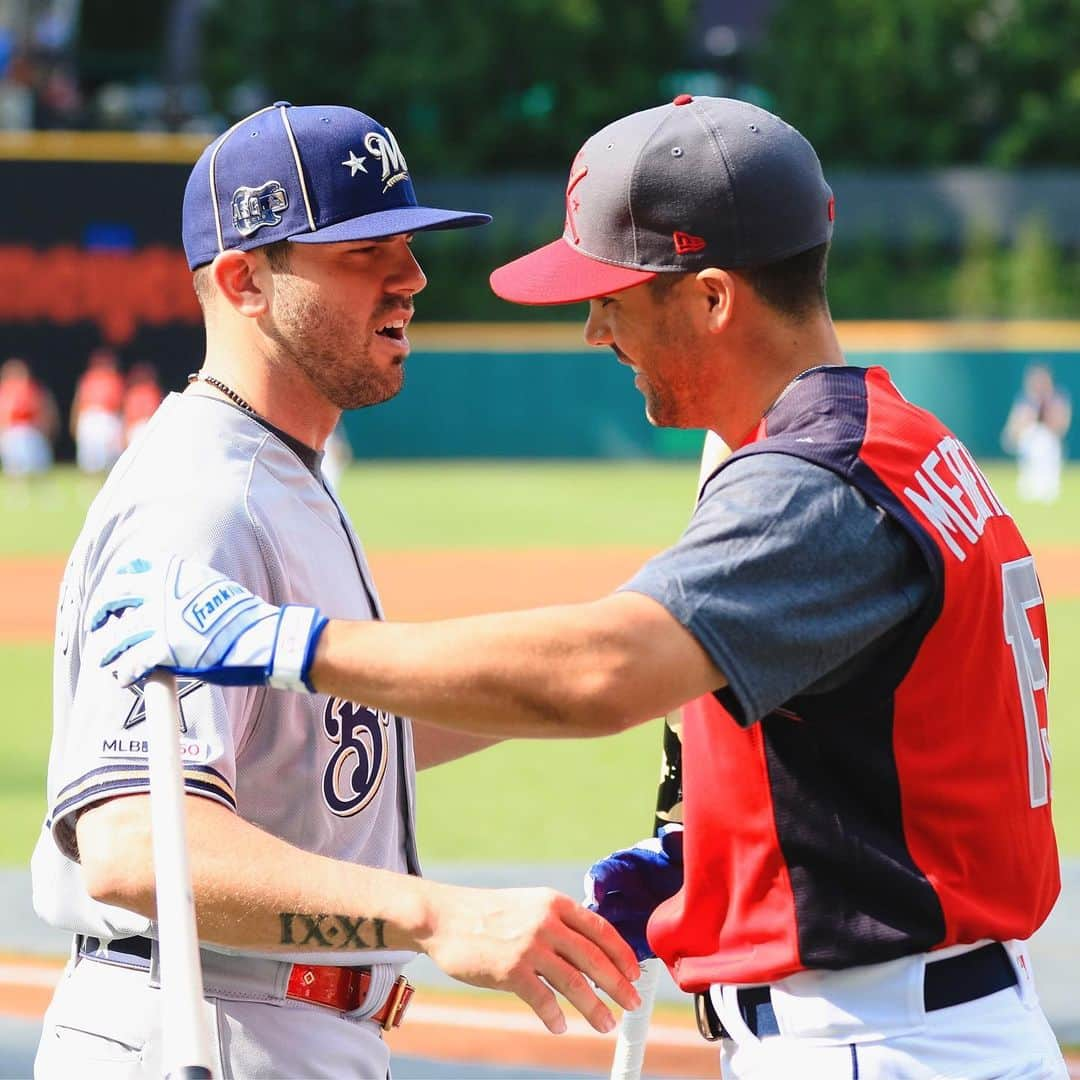 カンザスシティ・ロイヤルズさんのインスタグラム写真 - (カンザスシティ・ロイヤルズInstagram)「Reunions rock. #AlwaysRoyal」7月9日 8時28分 - kcroyals