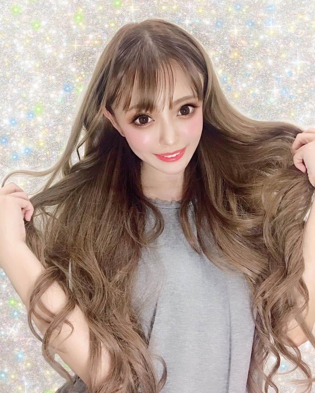 立華えれなさんのインスタグラム写真 - (立華えれなInstagram)「. lapis新宿💇‍♀️に始めて行った💓 担当は @lapis_ami さんにやってもらた✨ 久しぶりのスーパーロング🎀 カラーとカクテルトリートメントも🧚‍♂️🧚‍♂️ . #lapis #lapis新宿  #hair #ヘアカラー #美容 #cut #ツヤ髪 #エクステ #シールエクステ #model #gal #ロングヘア  #ヘアアレンジ #カクテルトリートメント  #ラピス #アイドル #グラビア #歌舞伎町 #新宿 #六本木 #銀座 #キャバ嬢 #make #love #可愛い #女の子」7月9日 8時29分 - erenadayo