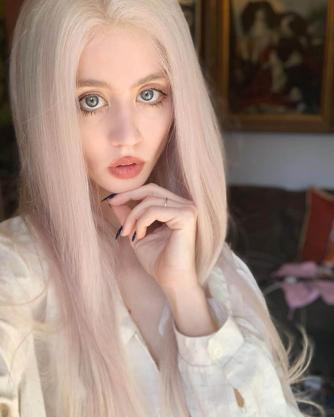 アリソン・ハーバードのインスタグラム：「I am now an elf | @temperhair | @nyane」