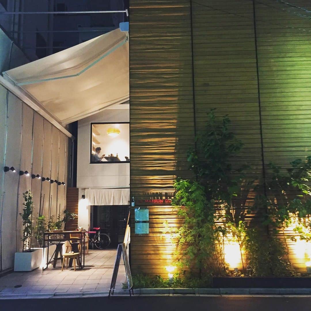 大手小町さんのインスタグラム写真 - (大手小町Instagram)「浅草レビューの後に、読売新聞の夕刊で紹介されていたラメゾンド一升vinへ。つまみはどれもこれも美味しかったです。ペリカンのパンもありました🍞  #otekomachi #大手小町 #浅草 #浅草グルメ #東京散歩 #東京さんぽ」7月9日 9時02分 - otekomachi