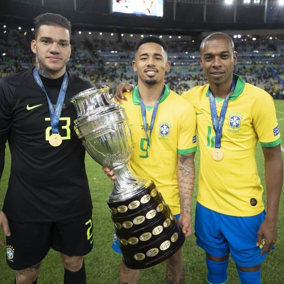 サッカー ブラジル代表チームさんのインスタグラム写真 - (サッカー ブラジル代表チームInstagram)「Pensa num momento feliz! 😄🏆 ⠀⠀⠀⠀⠀⠀⠀⠀⠀ Foto: @lucasfigfoto / CBF ⠀⠀⠀⠀⠀⠀⠀⠀⠀ #JogaBola #CopaAmérica #SeleçãoBrasileira」7月9日 9時03分 - cbf_futebol