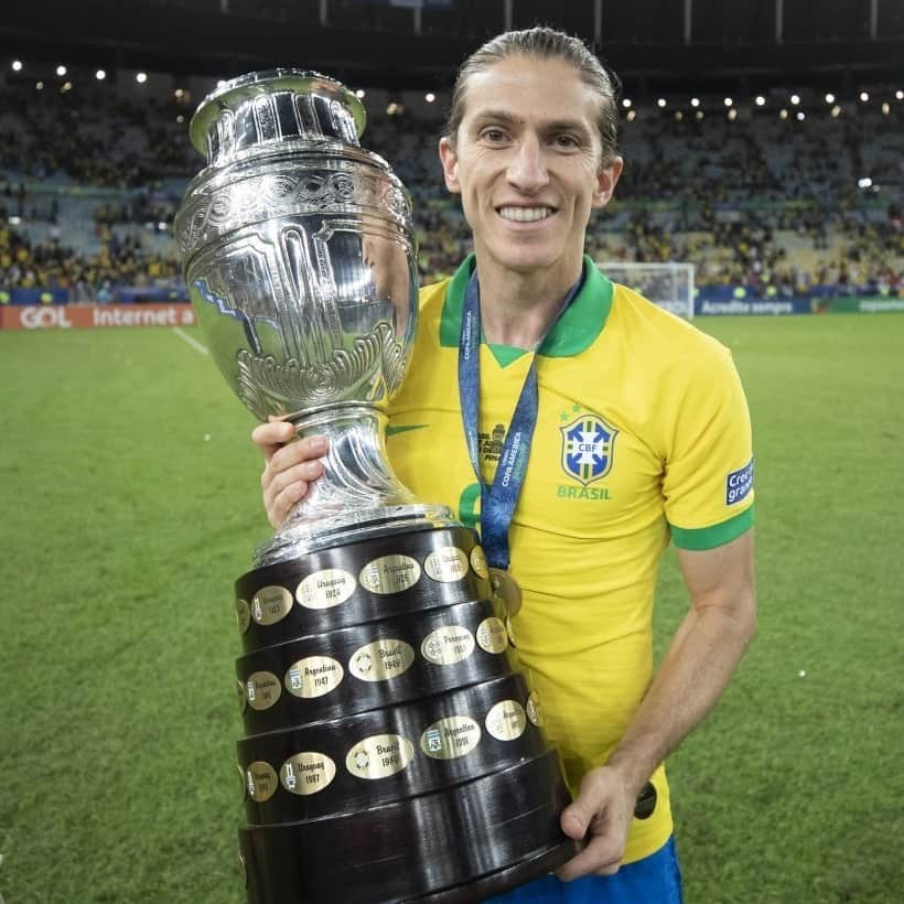 サッカー ブラジル代表チームさんのインスタグラム写真 - (サッカー ブラジル代表チームInstagram)「Pensa num momento feliz! 😄🏆 ⠀⠀⠀⠀⠀⠀⠀⠀⠀ Foto: @lucasfigfoto / CBF ⠀⠀⠀⠀⠀⠀⠀⠀⠀ #JogaBola #CopaAmérica #SeleçãoBrasileira」7月9日 9時03分 - cbf_futebol