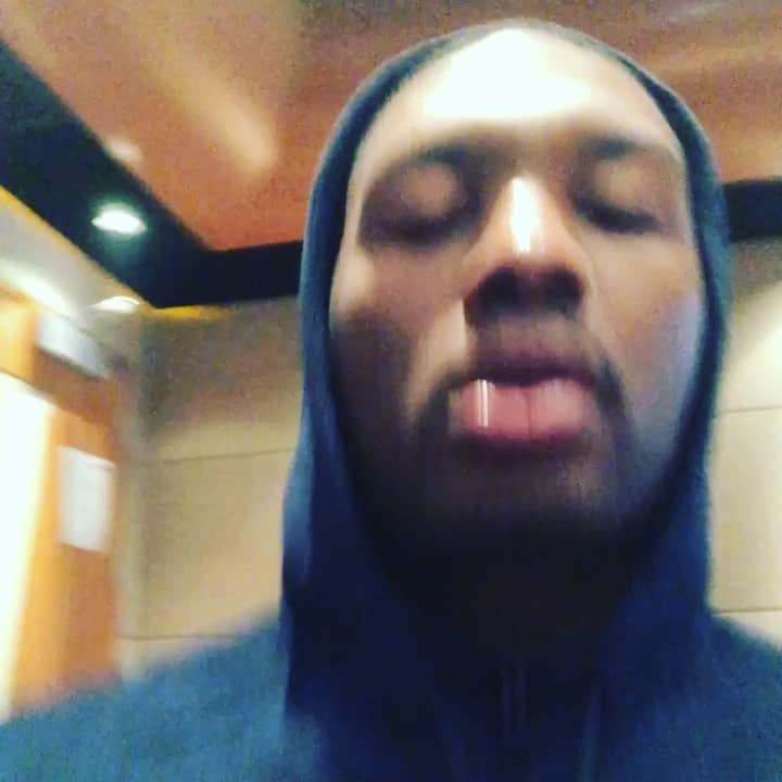 デイミアン・リラードのインスタグラム：「🤷🏽‍♂️」