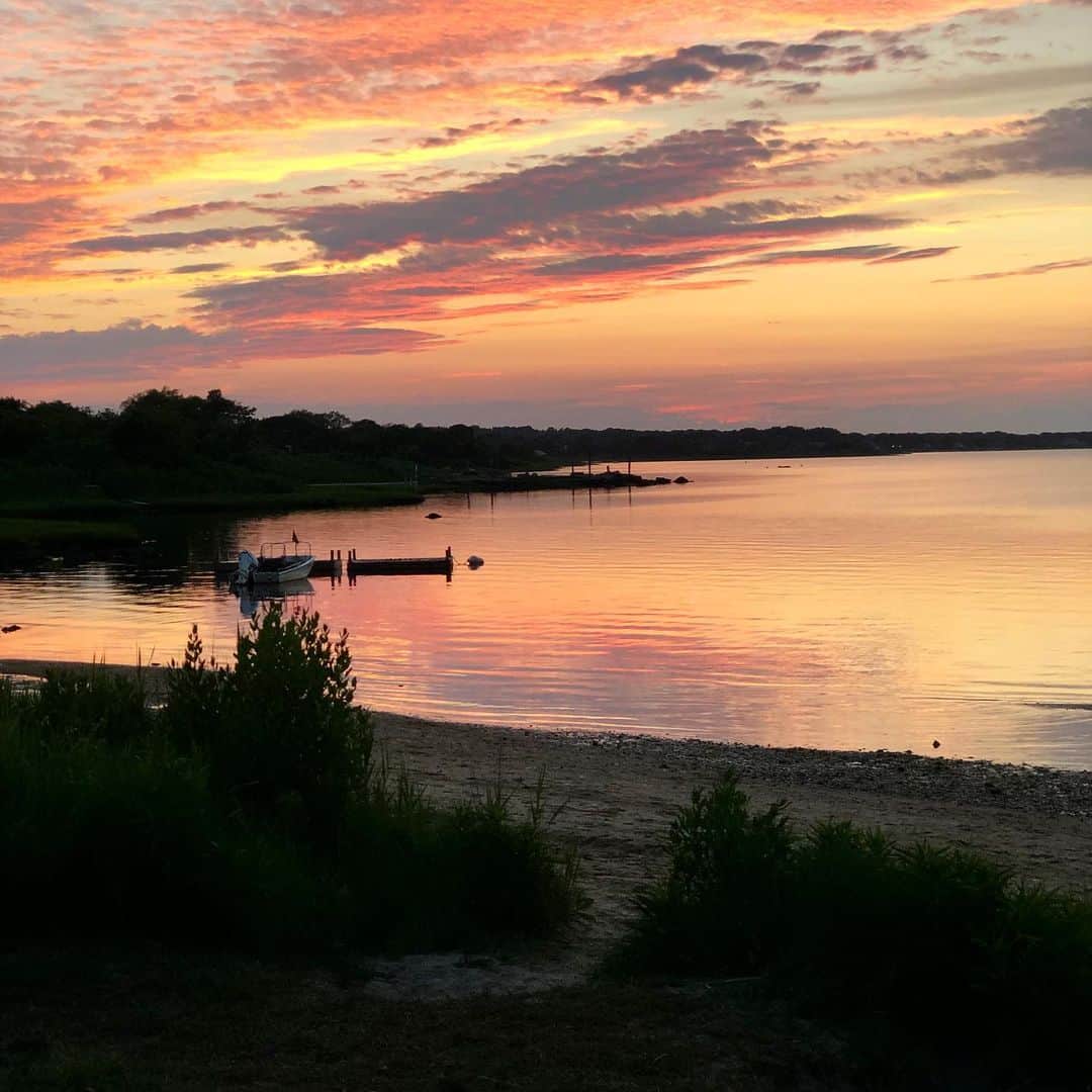 ナネットレポーのインスタグラム：「Wow! #Montauk Sunset 🌅」
