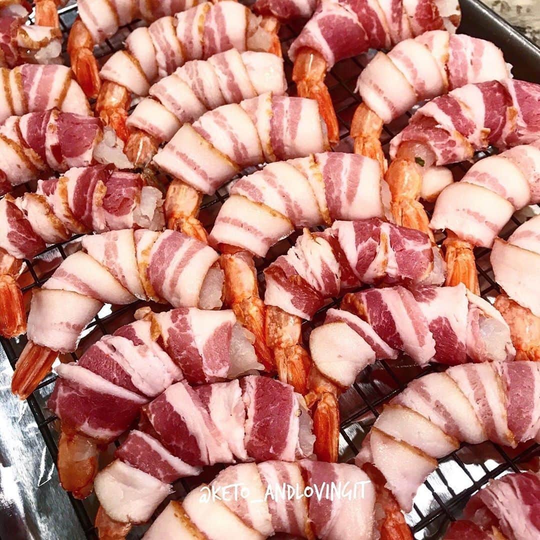 Flavorgod Seasoningsさんのインスタグラム写真 - (Flavorgod SeasoningsInstagram)「Keto Friendly Tray full of Bacon Wrapped Shrimp!! 🍤🥓⁠ -⁠ KETO Seasonings on Sale here ⬇️⁠ Click the link in the bio -> @flavorgod⁠ www.flavorgod.com⁠ -⁠ Customer: @keto_andlovingit⁠ Made with #flavorgod Ranch🤠⁠ -⁠ Flavor God Seasonings are:⁠ 💥ZERO CALORIES PER SERVING⁠ 🔥0 SUGAR PER SERVING ⁠ 💥GLUTEN FREE⁠ 🔥KETO FRIENDLY⁠ 💥PALEO FRIENDLY⁠ -⁠ "Oh yea!! I seasoned the shrimp with @flavorgod Ranch Seasoning before I wrapped them with bacon. 😍 Roast in a 400* oven for about 20 min (until the bacon is crispy) and dinner is served. The family had salads, too ... Me, just a big ‘ol plate of shrimp!! 🍤💗🍤"⁠ -⁠ -⁠ -⁠ #food #foodie #flavorgod #seasonings #glutenfree #mealprep  #keto #paleo #vegan #kosher #breakfast #lunch #dinner #yummy #delicious #foodporn ⁠」7月9日 10時00分 - flavorgod