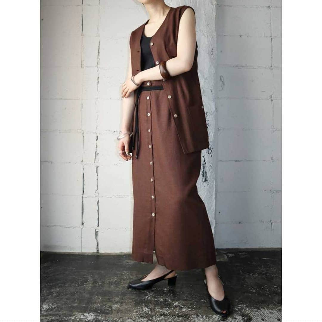 吉祥寺 古着屋 Orfeoのインスタグラム：「Brown Linen Set Up  #Orfeo #kichijoji #tokyo #vintage #used #fashion #coordinate #outfit #オルフェオ #吉祥寺 #東京 #古着 #古着屋 #ヴィンテージ #ユーズド #ファッション #コーディネート  掲載商品のお問い合わせはメールにて承っております。コメント、DMでのお問い合わせは受け付けておりませんのでご了承ください。」