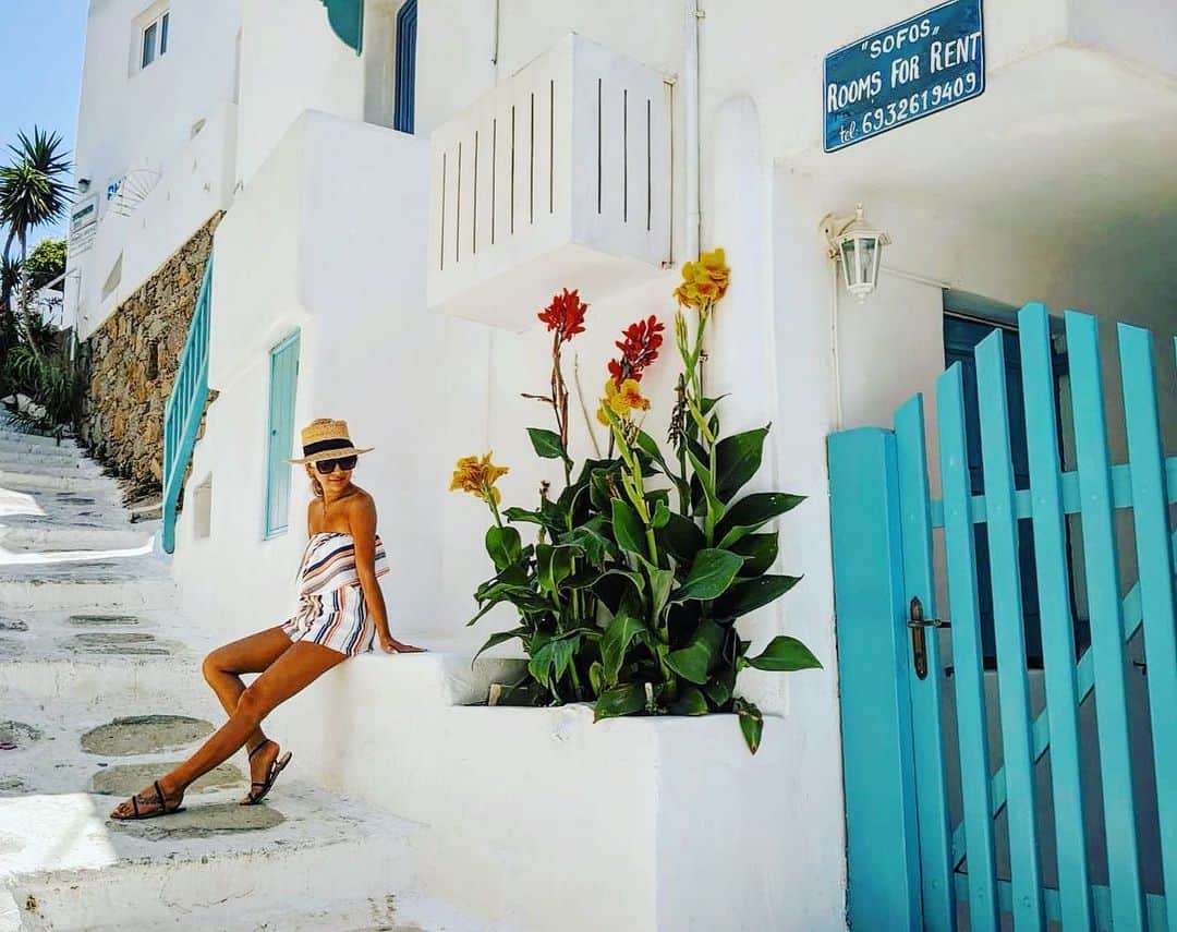 荒木さやかさんのインスタグラム写真 - (荒木さやかInstagram)「初めての国はワクワクする☺︎ 今日はサントリー島に探検しにいくよ🌈🌈🌈 世界は広いよねー🌎 マジで旅に出るたびに私ってチッポケだなーって思ってしまう私…😇 #mykonos  #Santorini #santorinigreece #サントリーニ島 #ミコノス島」7月9日 16時23分 - araki_sayaka