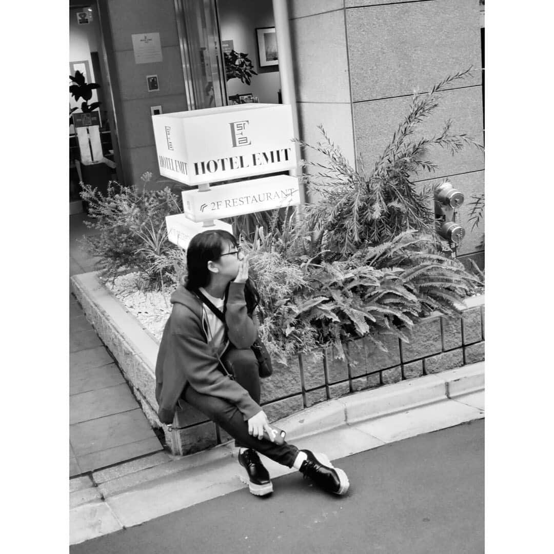 田中美麗さんのインスタグラム写真 - (田中美麗Instagram)「気持ちをリラックスさせるのに 一番効果的なのは お散歩 かな って思うこの頃。」7月9日 11時42分 - mirei_tanaka_